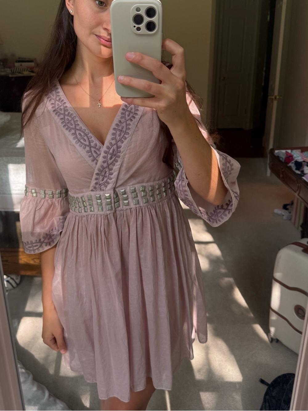 Monoreno Dusty Pink Embroidered V-Neck Mini Dress